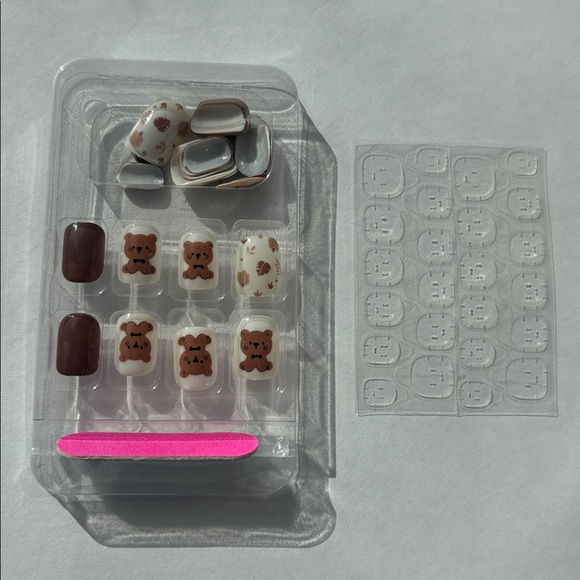 2 Sets of Press-On Nails Sets Plus Nail Glue - Picture 3 of 7